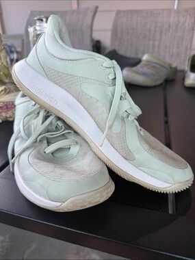 light green Lululemon Strongfeel training shoe. 8.5